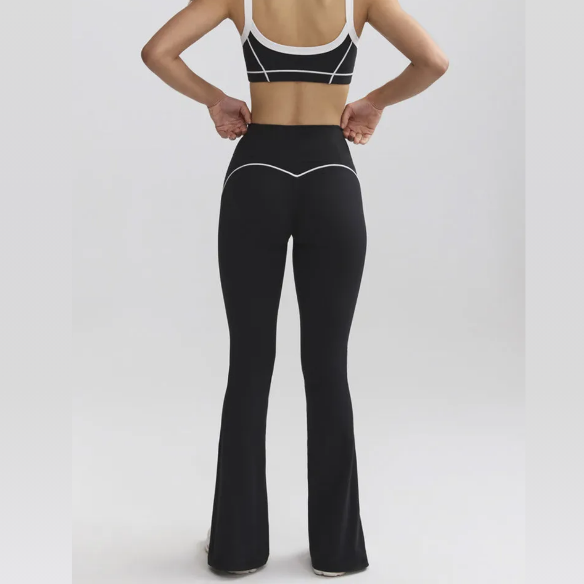 Studio Seamless Flare Set